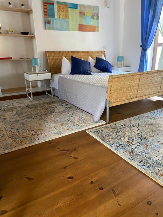 Studio Apartments Centro Storico Via Manno Каляри Екстериор снимка