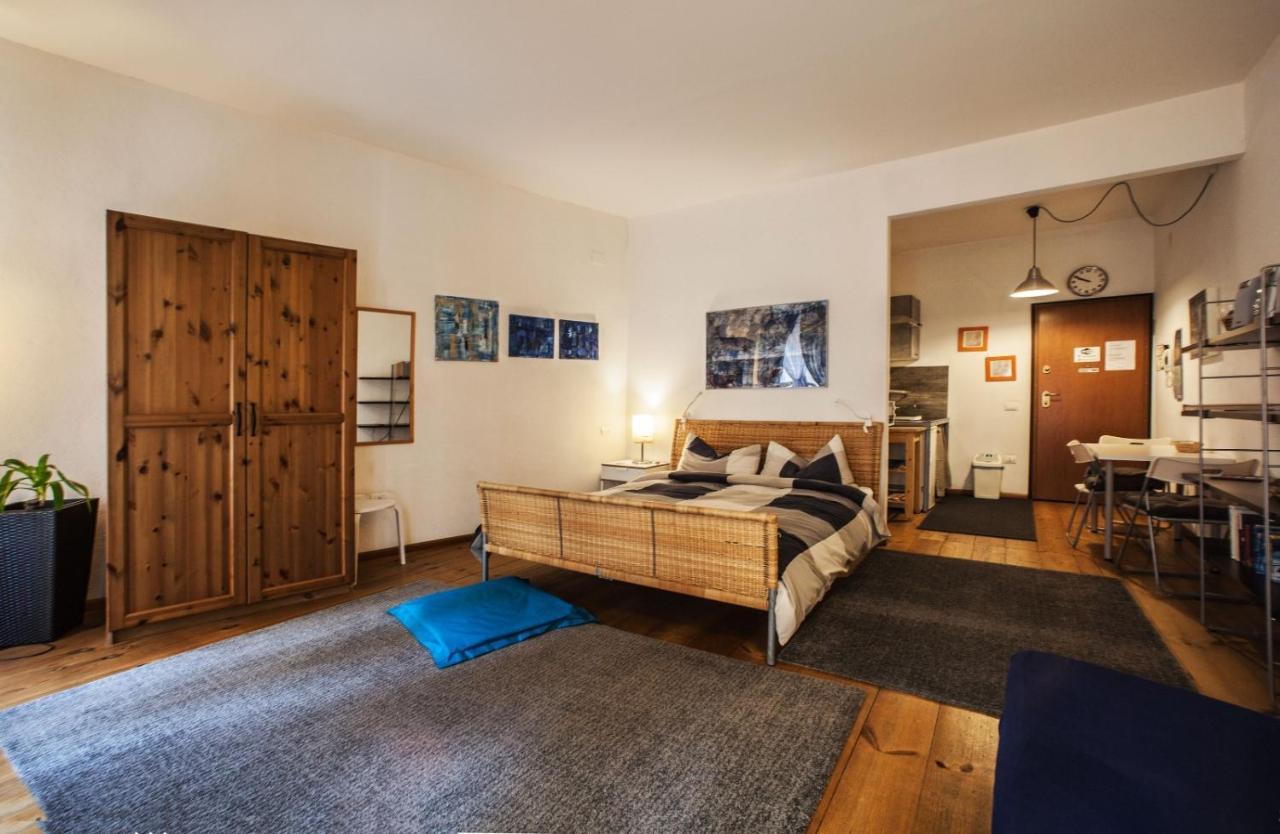 Studio Apartments Centro Storico Via Manno Каляри Екстериор снимка