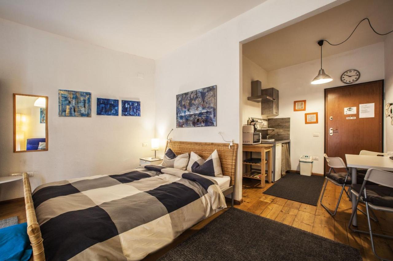 Studio Apartments Centro Storico Via Manno Каляри Екстериор снимка