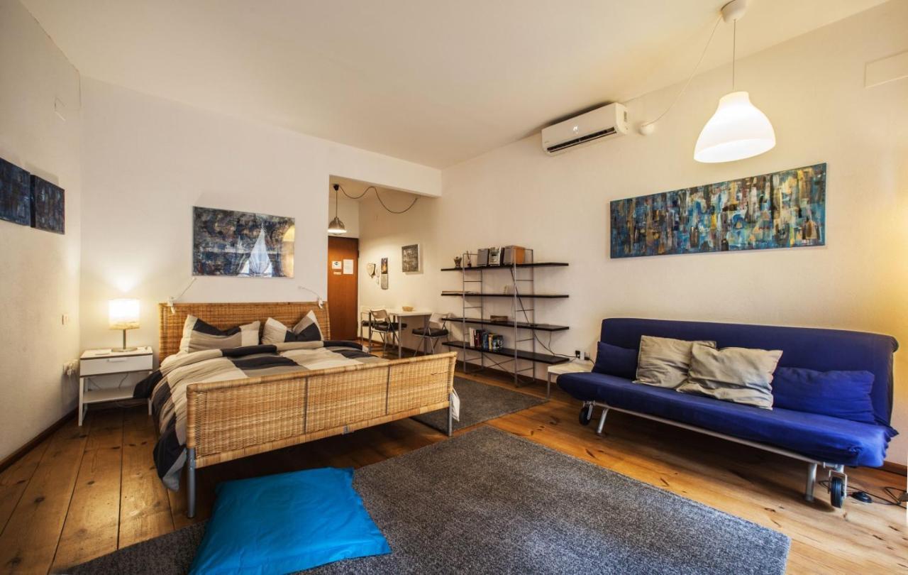 Studio Apartments Centro Storico Via Manno Каляри Екстериор снимка