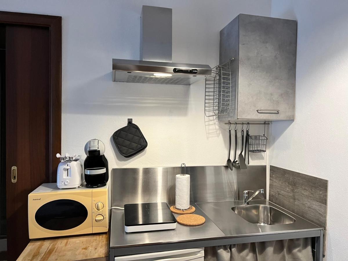 Studio Apartments Centro Storico Via Manno Каляри Екстериор снимка