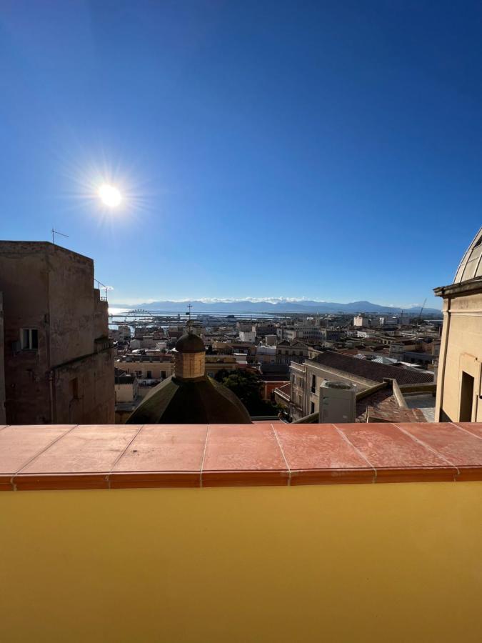 Studio Apartments Centro Storico Via Manno Каляри Екстериор снимка