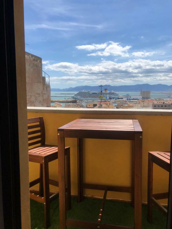 Studio Apartments Centro Storico Via Manno Каляри Екстериор снимка