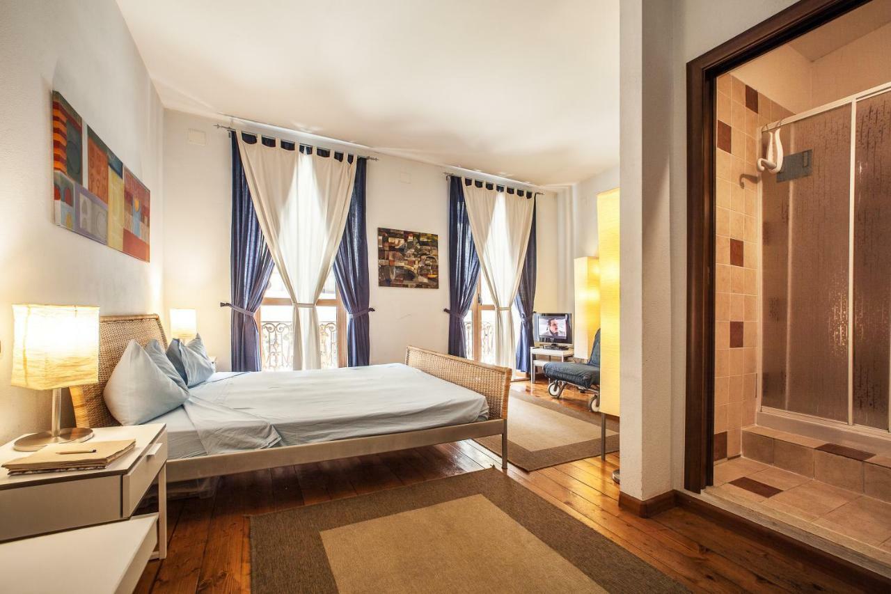 Studio Apartments Centro Storico Via Manno Каляри Екстериор снимка
